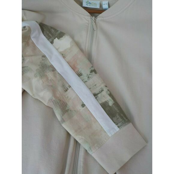 D&Co Active Sports Jacket Full Zip Up Women size XL Beige with Camo Sleeves - Picture 7 of 11